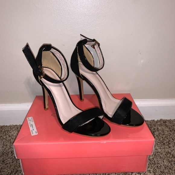 Black Heels - Picture 1 of 5
